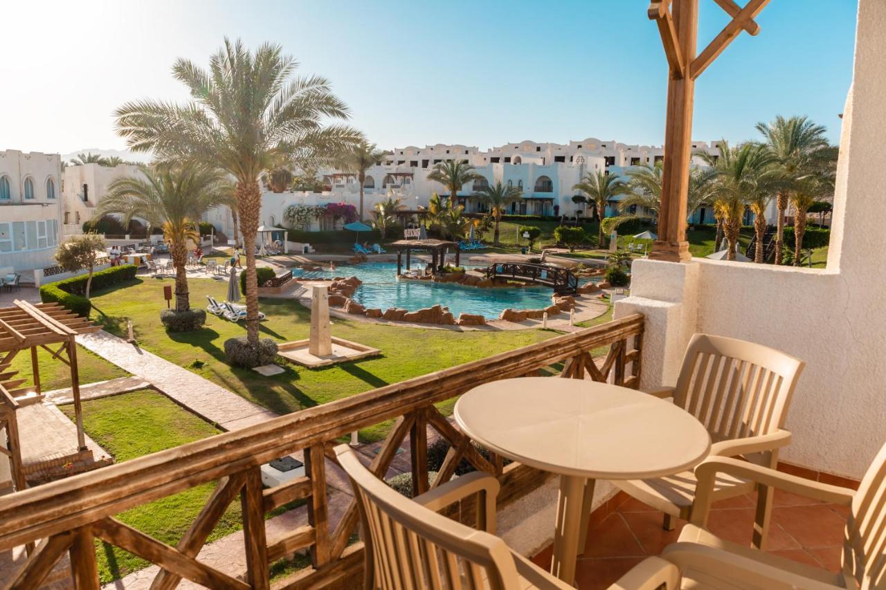 Hotel Sharm Dreams Vacation Club - Aqua Park Exteriér fotografie View of the pool at the Hilton Sharm El Sheikh